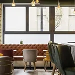 Mercure Paris Bercy Bibliotheque